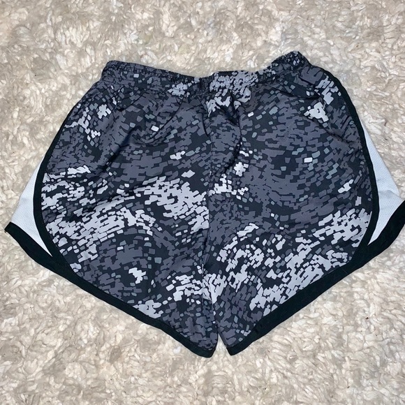 💕3/$25‼️💕NIKE Dri-Fit Running Shorts - Picture 3 of 9